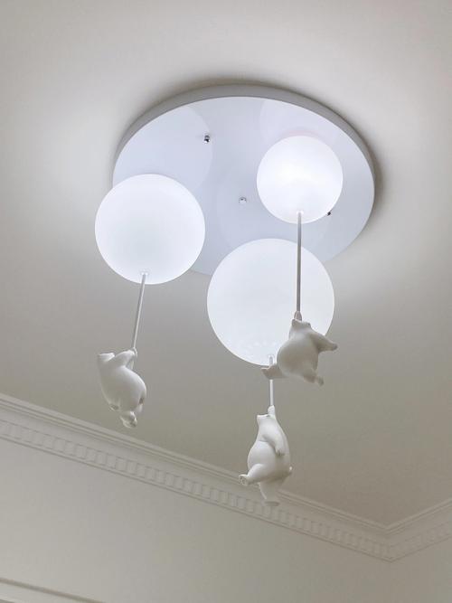 安装灯具